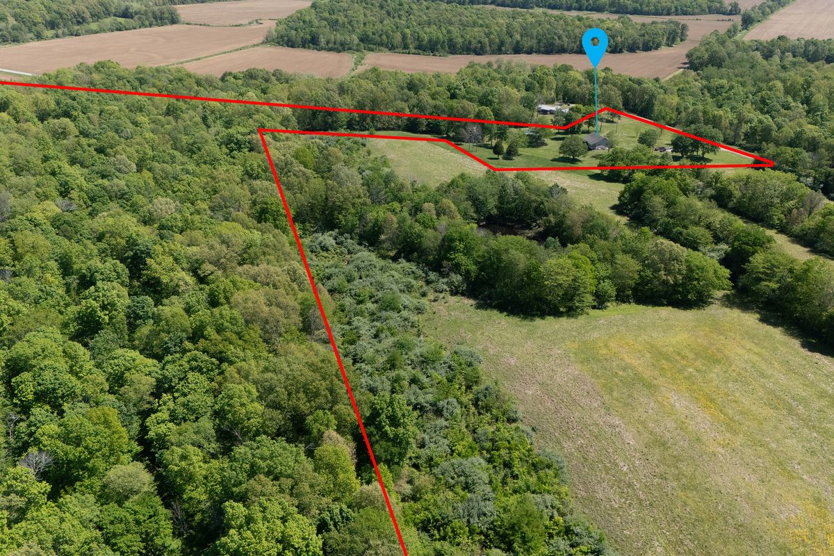 1580 Reevesville Road, Grantsburg, IL 62943