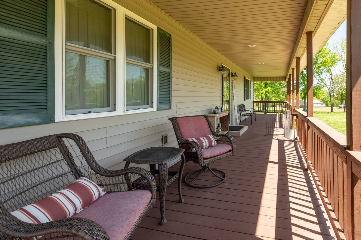 1580 Reevesville Road, Grantsburg, IL 62943
