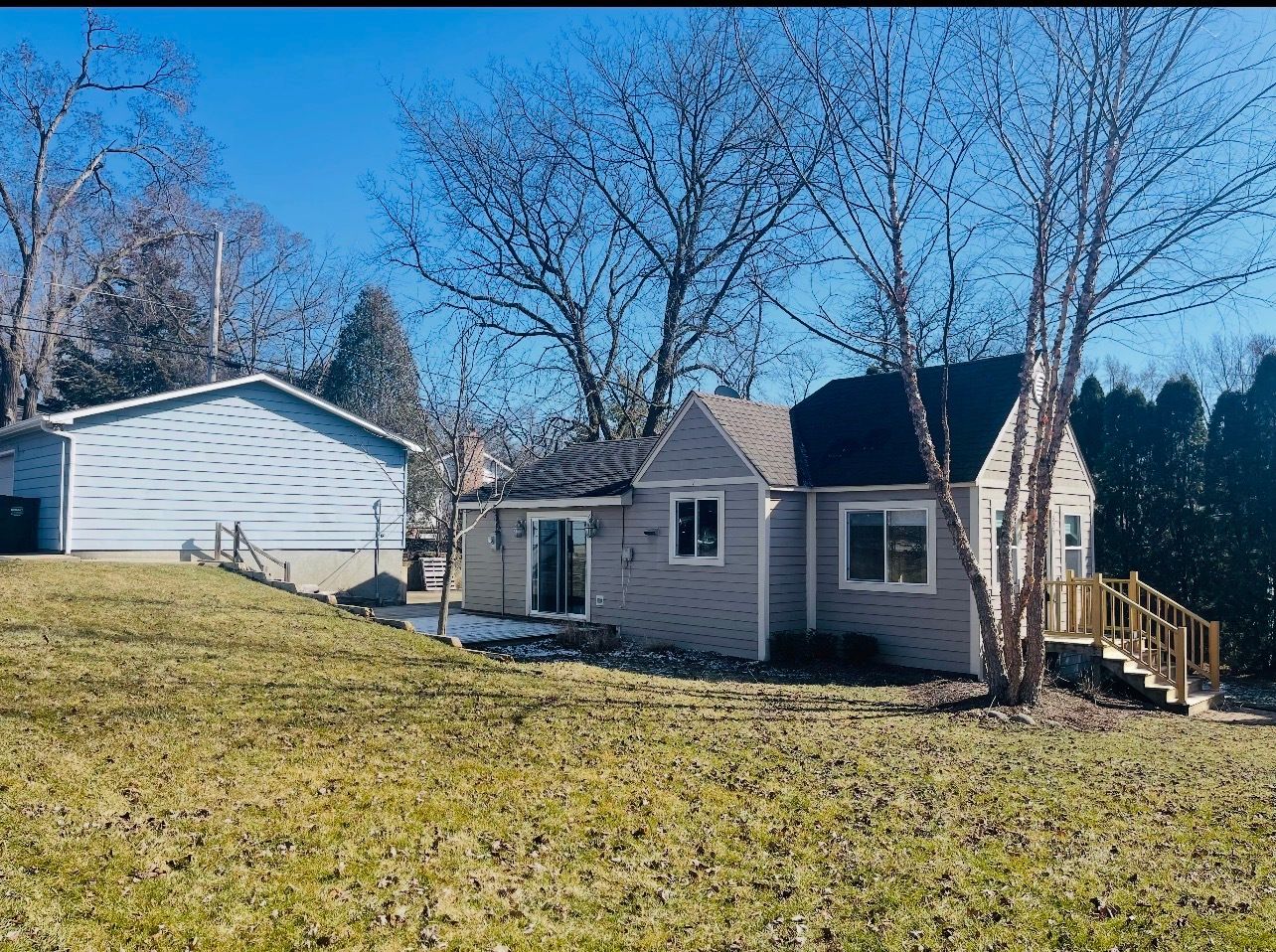 327 Kenwood Drive — Round Lake Park, IL 60073
