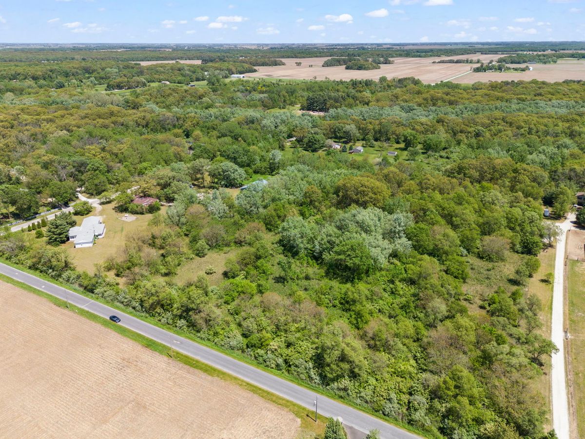 37215 Darby Road, Custer Park, IL 60481