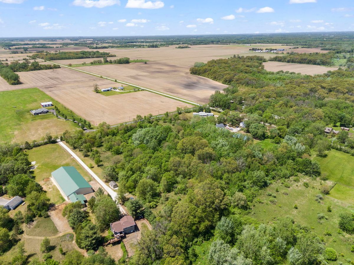 37215 Darby Road, Custer Park, IL 60481