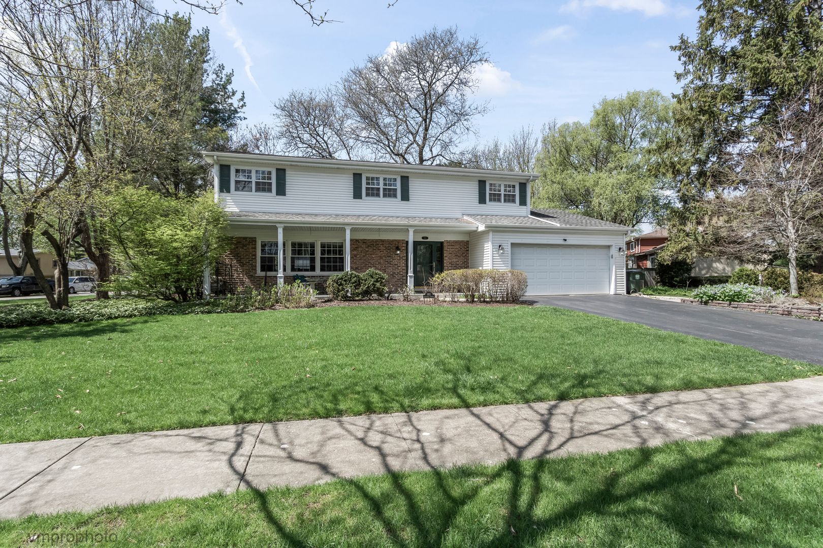 901 Crestfield Avenue — Libertyville, IL 60048