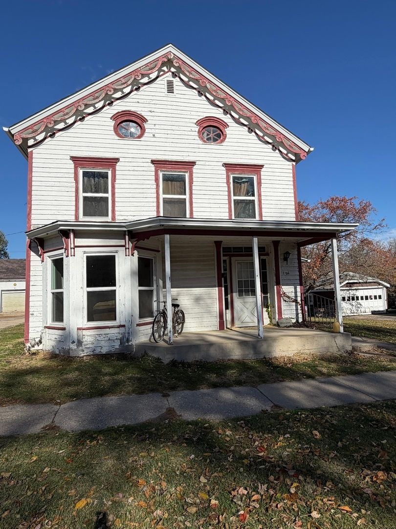106 W High Street, Orangeville, IL 61060