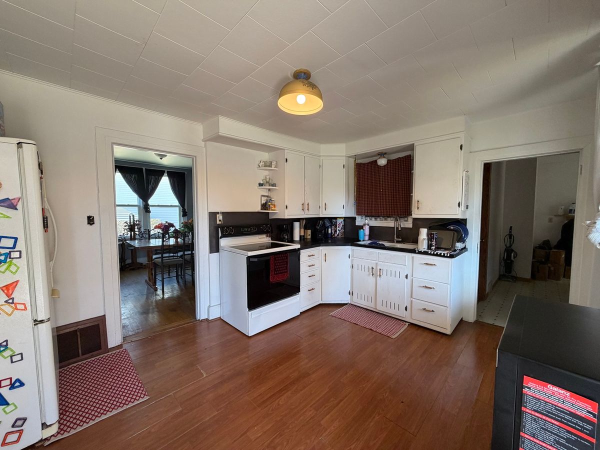 106 W High Street, Orangeville, IL 61060