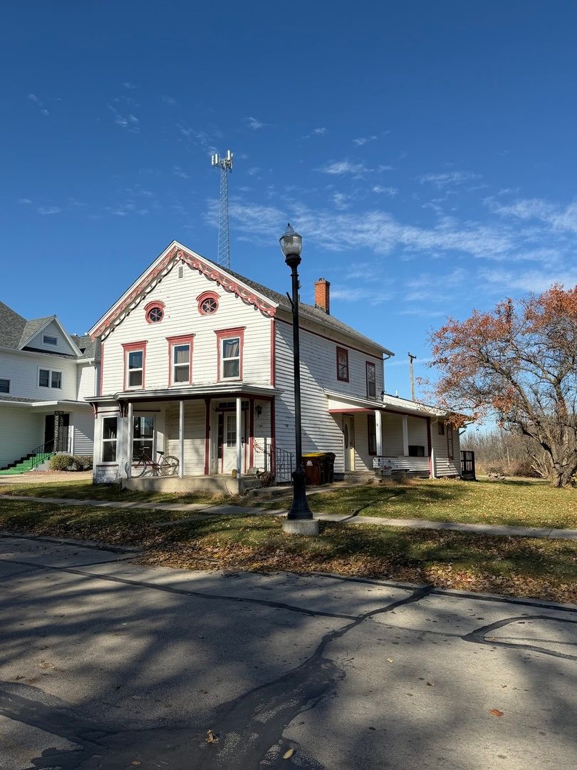 106 W High Street — Orangeville, IL 61060