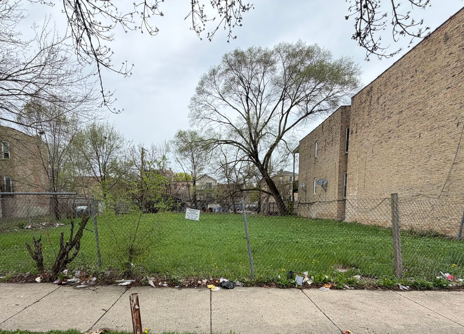 3340 W Walnut Street — Chicago, IL 60624