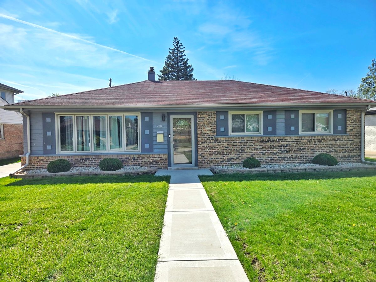 980 Grant Drive, Des Plaines, IL 60016