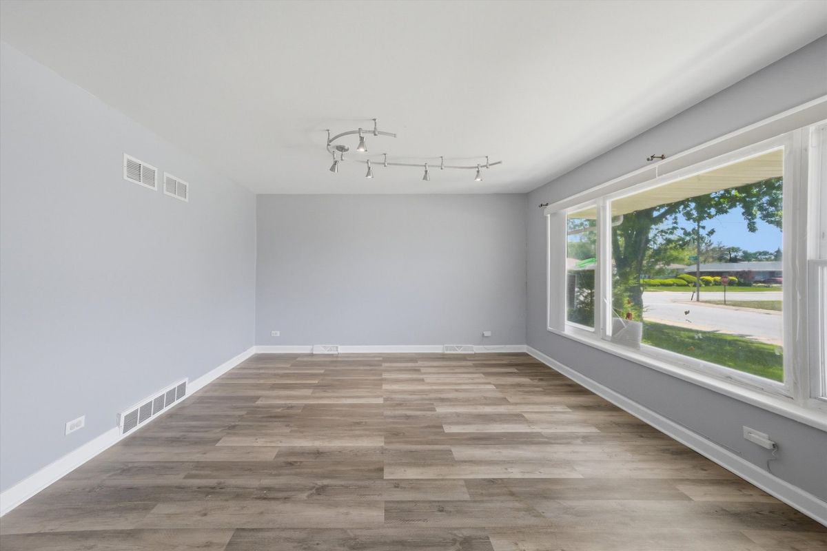 480 E 163rd Street, South Holland, IL 60473