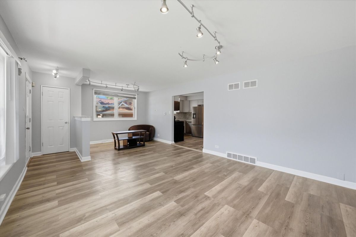 480 E 163rd Street, South Holland, IL 60473