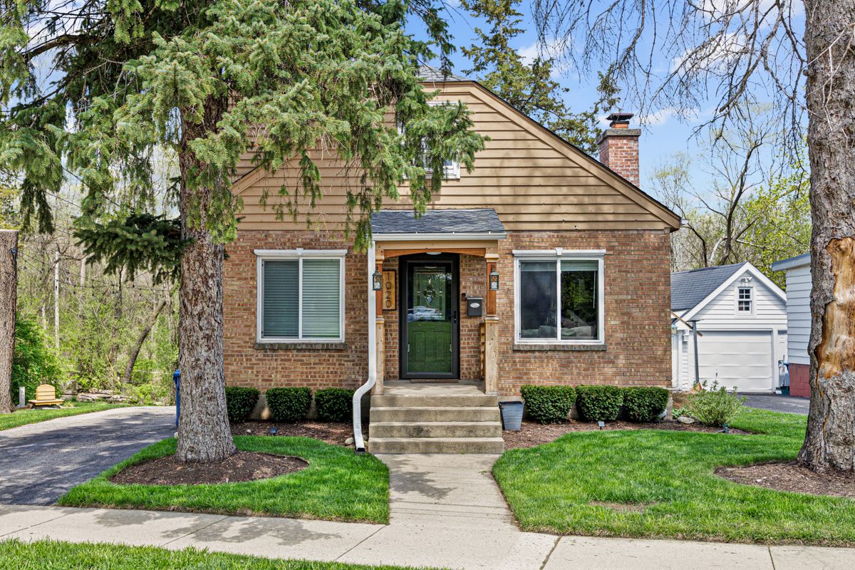 1020 Dean Street — St. Charles, IL 60174