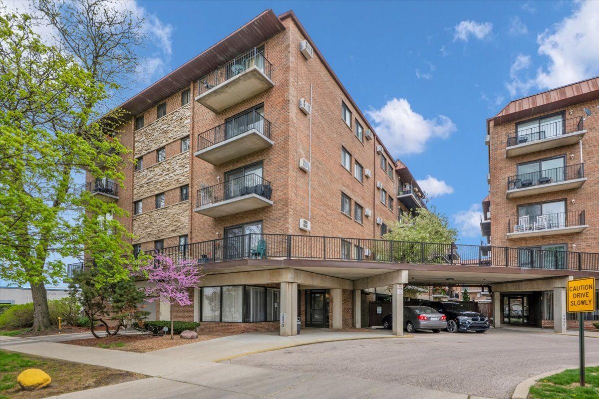 2333 N Neva Avenue #306C — Chicago, IL 60707