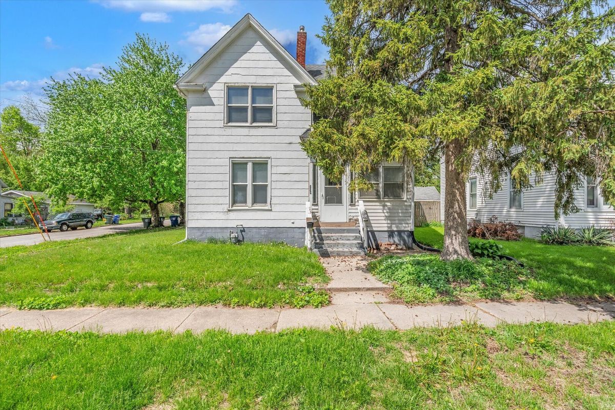 706 Howell Street, Davenport, IA 52802