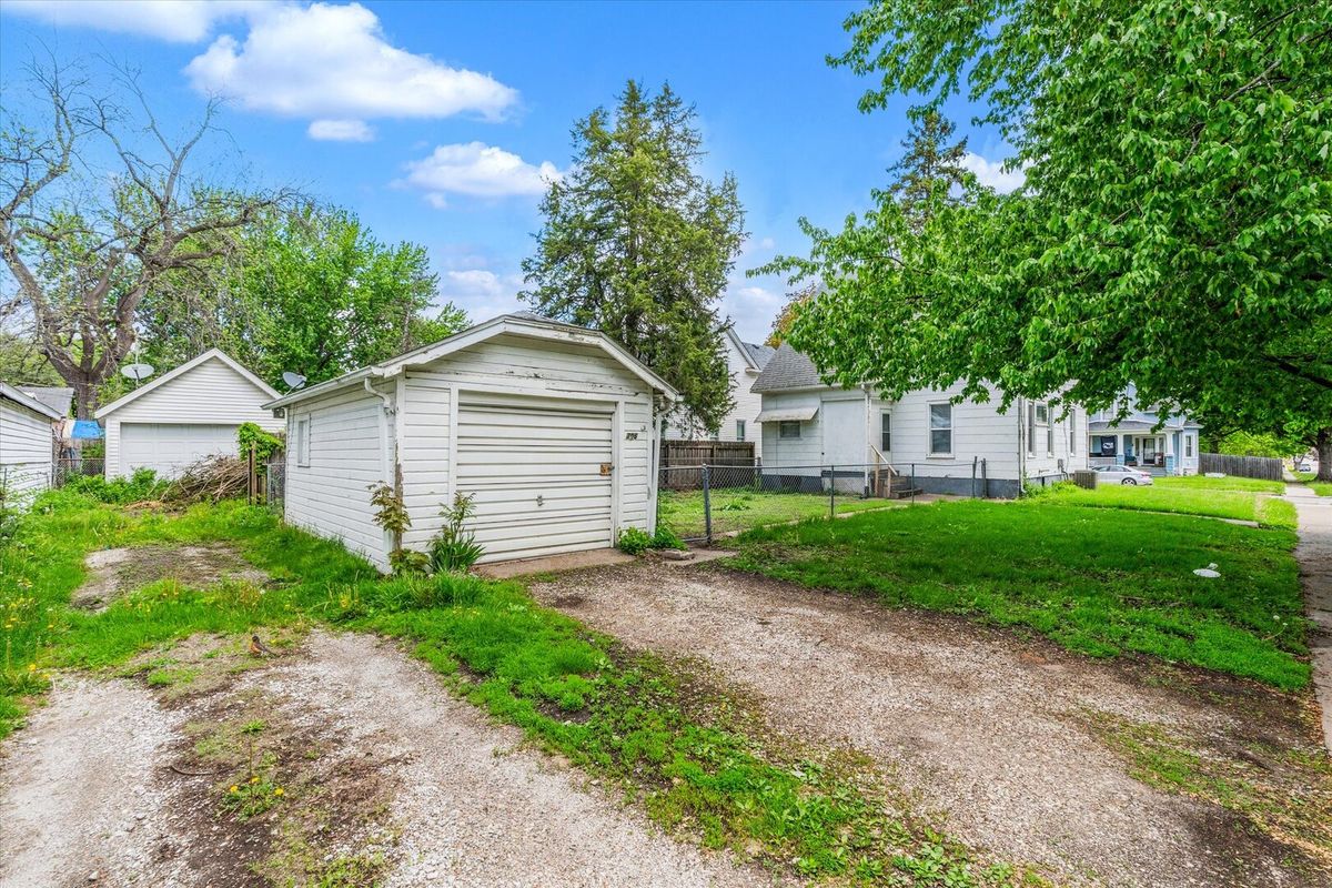 706 Howell Street, Davenport, IA 52802