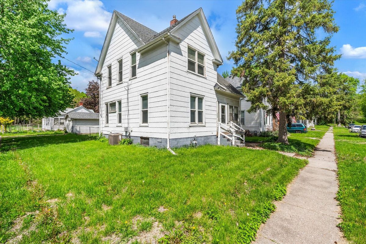 706 Howell Street, Davenport, IA 52802