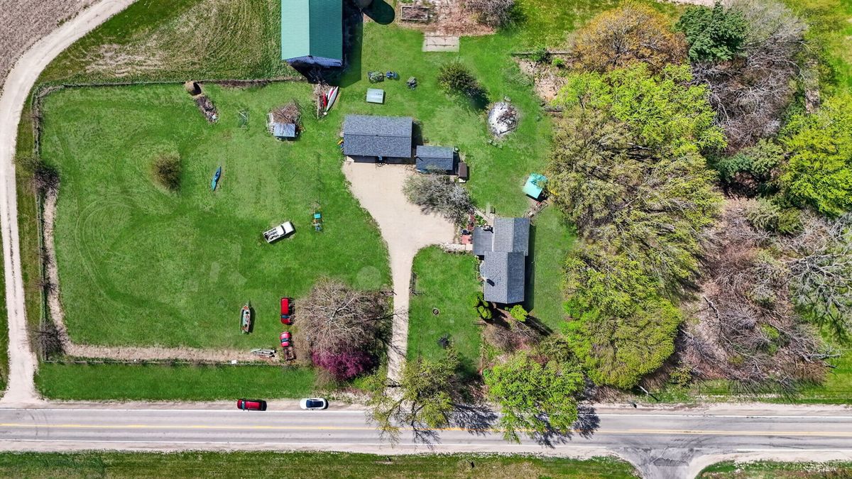 13730 Center Road, Durand, IL 61024