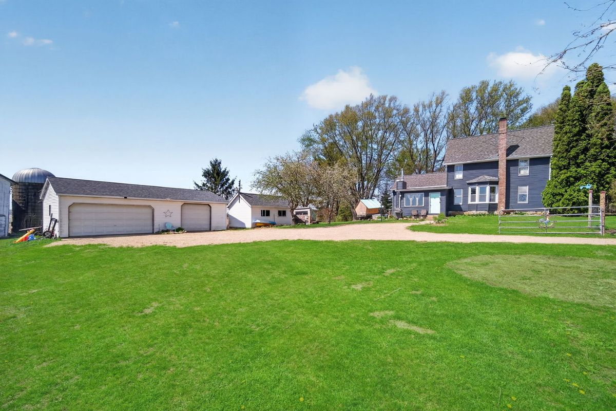 13730 Center Road, Durand, IL 61024