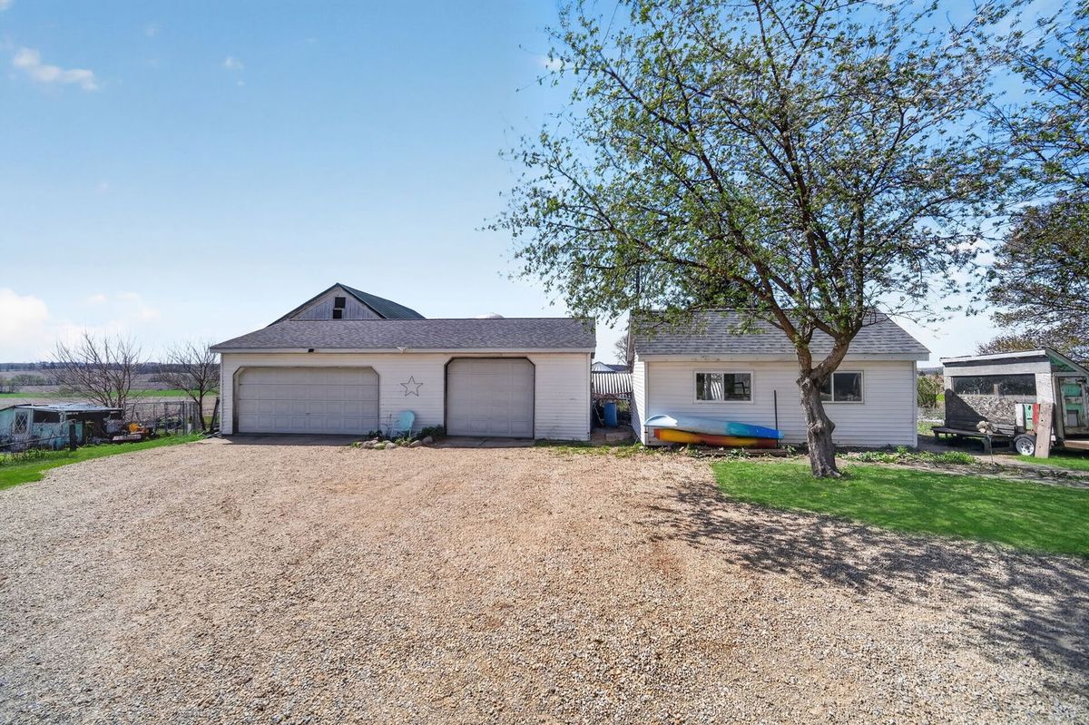 13730 Center Road, Durand, IL 61024