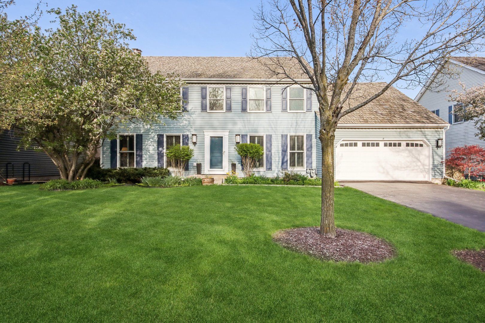 384 Whitney Drive — Barrington, IL 60010