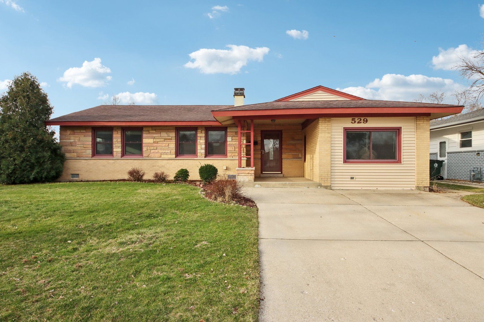 529 Ridgewood Road — Elk Grove Village, IL 60007
