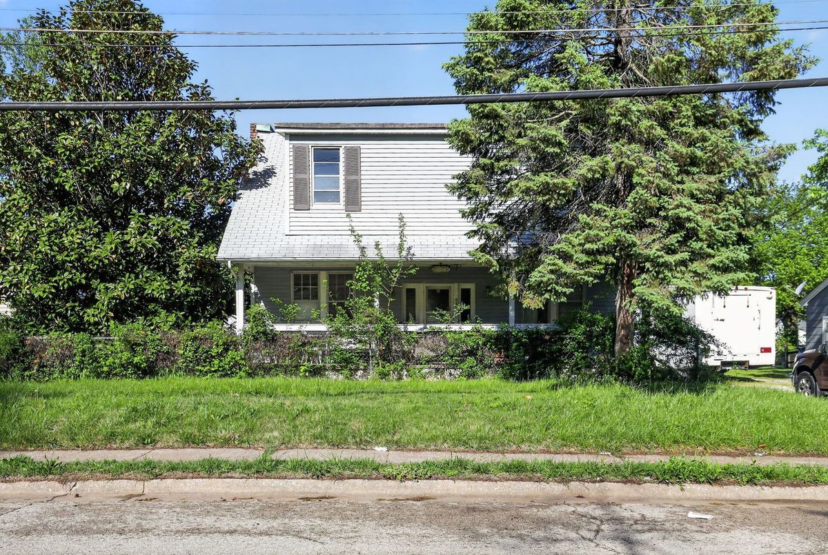 629 Royal Heights Road, Belleville, IL 62226