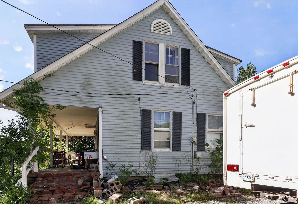 629 Royal Heights Road, Belleville, IL 62226