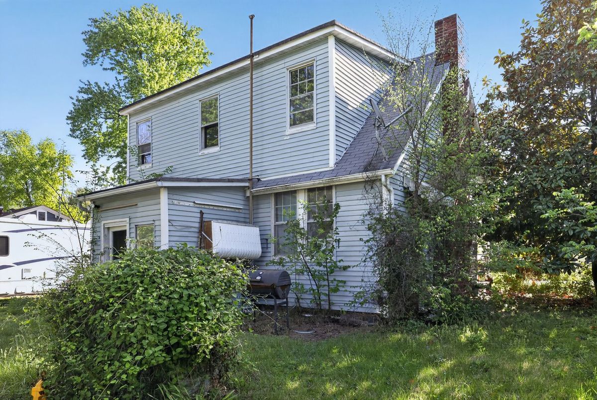 629 Royal Heights Road, Belleville, IL 62226