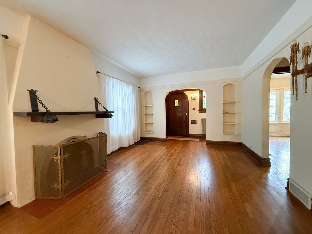 441 S Princeton Avenue, Villa Park, IL 60181