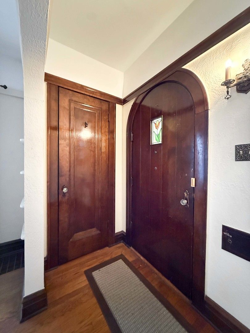 441 S Princeton Avenue, Villa Park, IL 60181