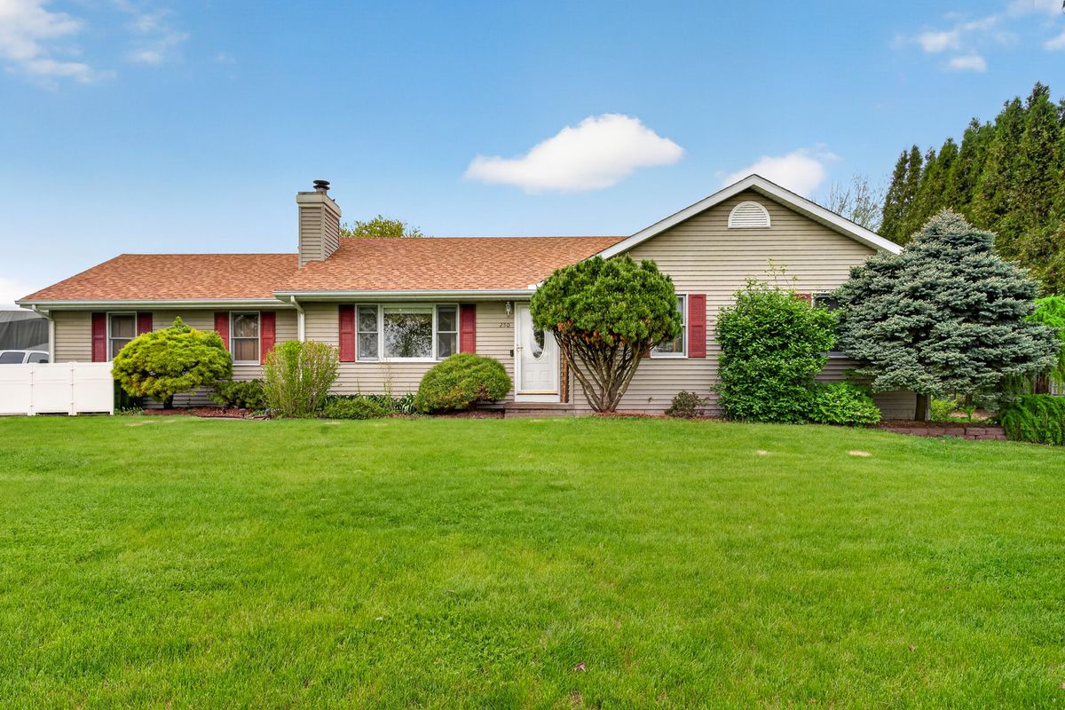 250 36th Avenue, Clinton, IA 52732
