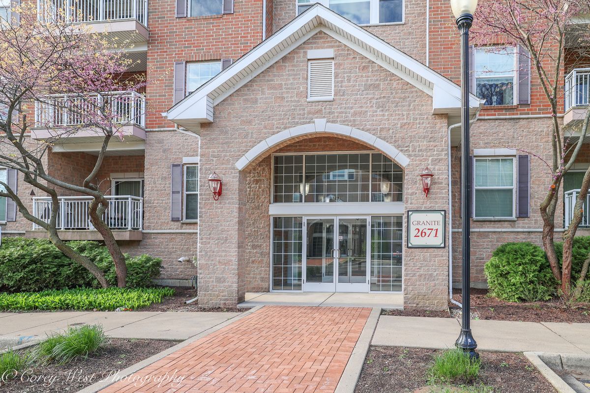 2671 Stone Circle, Geneva, IL 60134