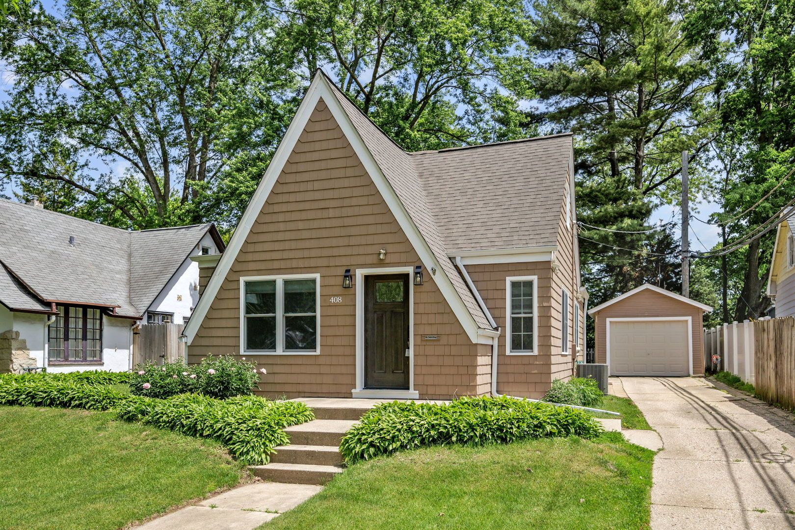 408 S Elmwood Drive — Aurora, IL 60506