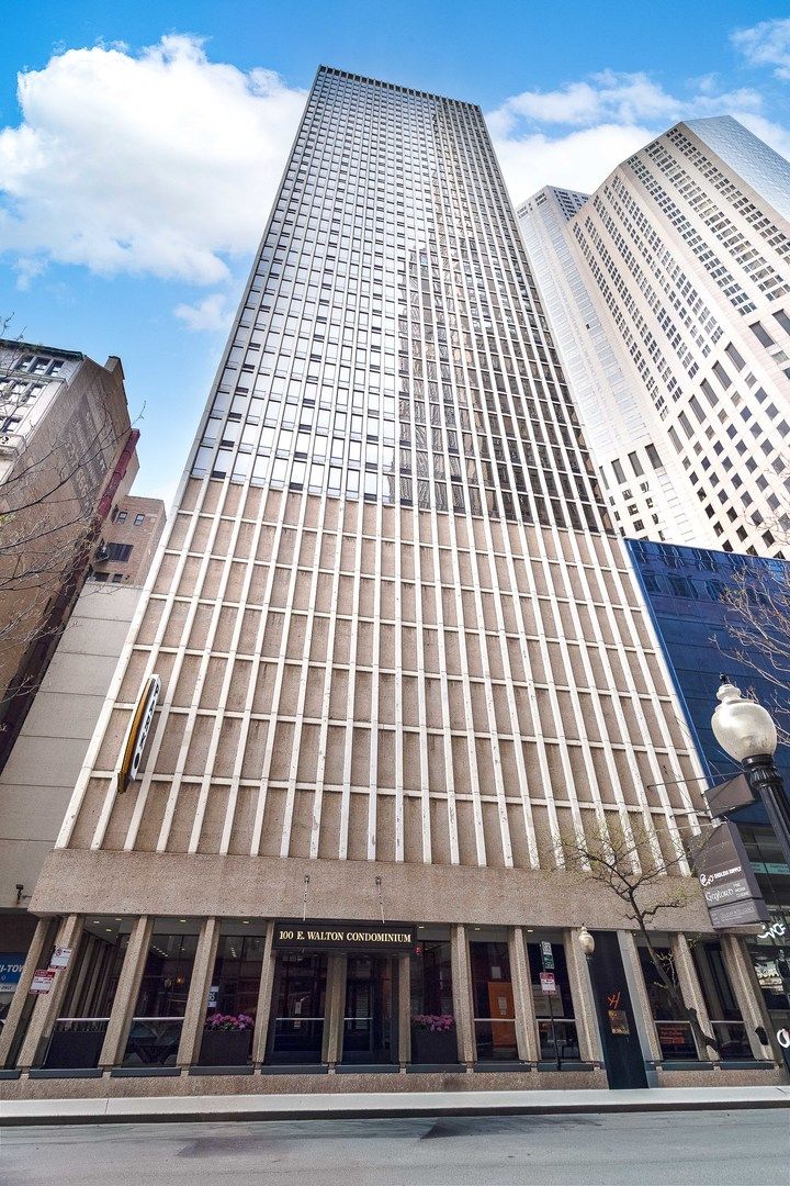 100 E WALTON Street #26H — Chicago, IL 60611