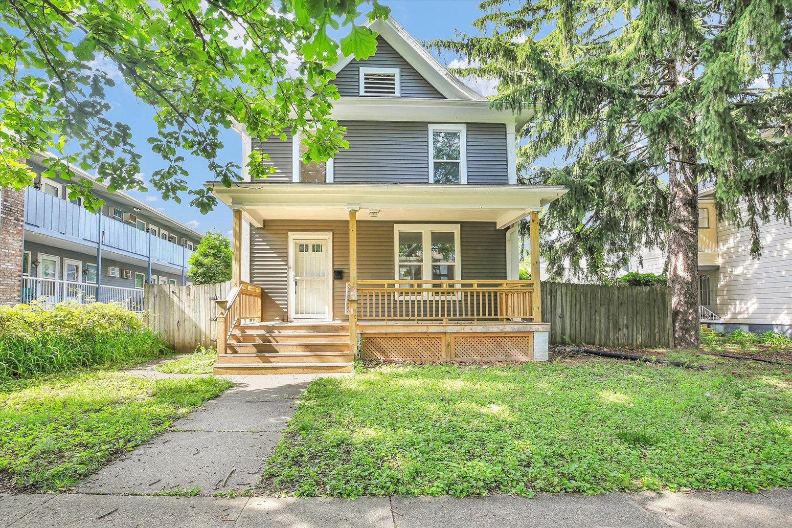 604 W Healey Street — Champaign, IL 61820