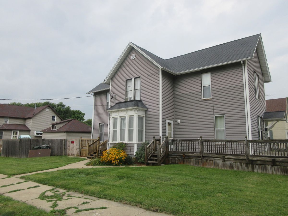 212 10th Street, Sterling, IL 61081