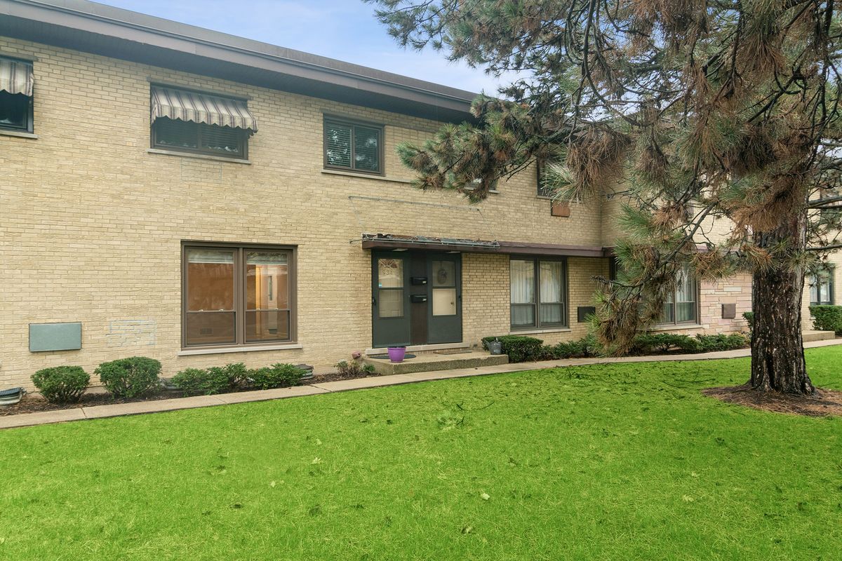 934 Wheeling Road, Mount Prospect, IL 60056