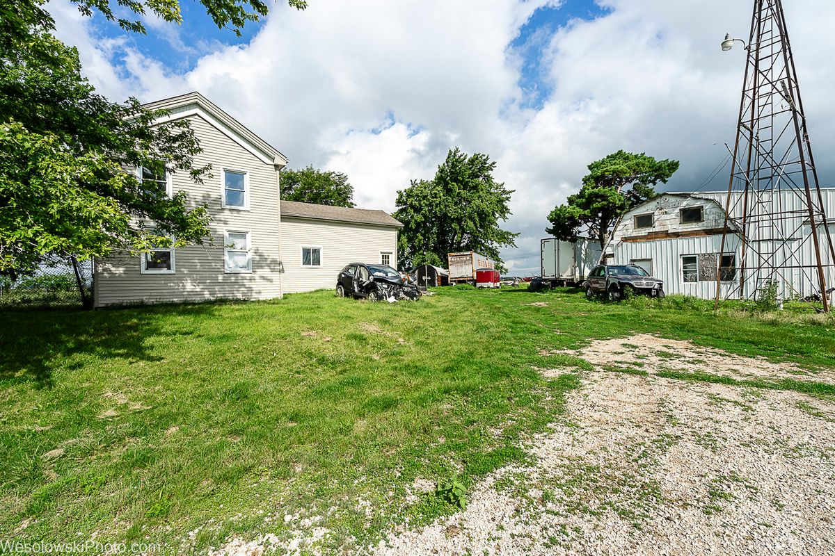 11475 E 3050 North Road, Blackstone, IL 61313