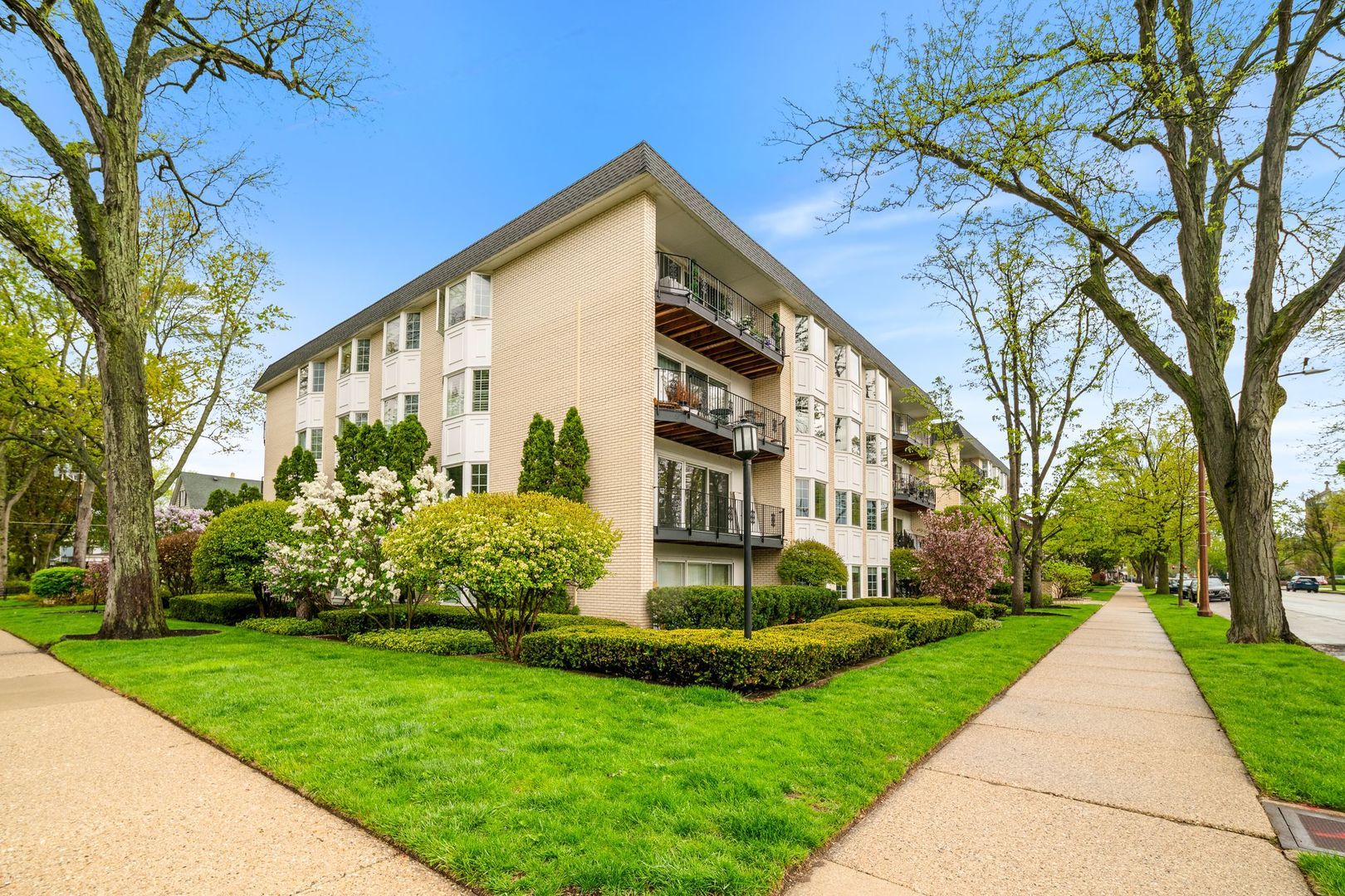 701 Ridge Road #2A — Wilmette, IL 60091