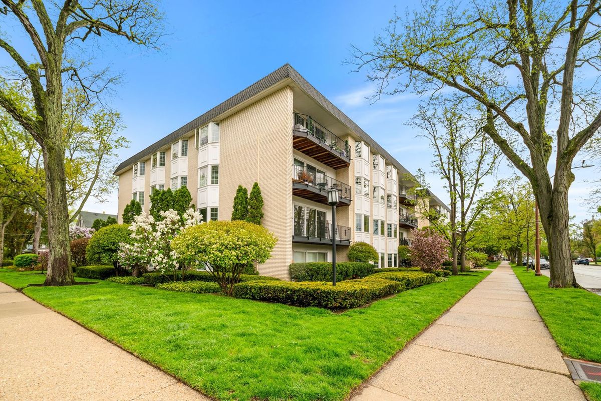 701 Ridge Road, Wilmette, IL 60091