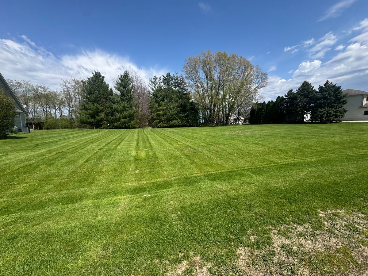 11755 Ellwood Greens Road, Genoa, IL 60135