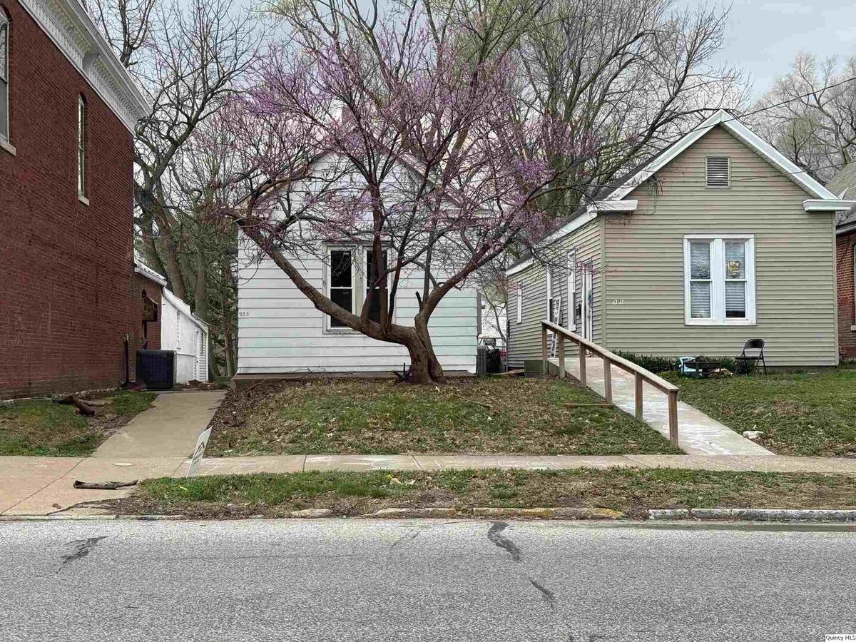 903 12th Street, Quincy, IL 62301
