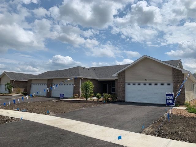 451 RIDGE Lane — Bolingbrook, IL 60440