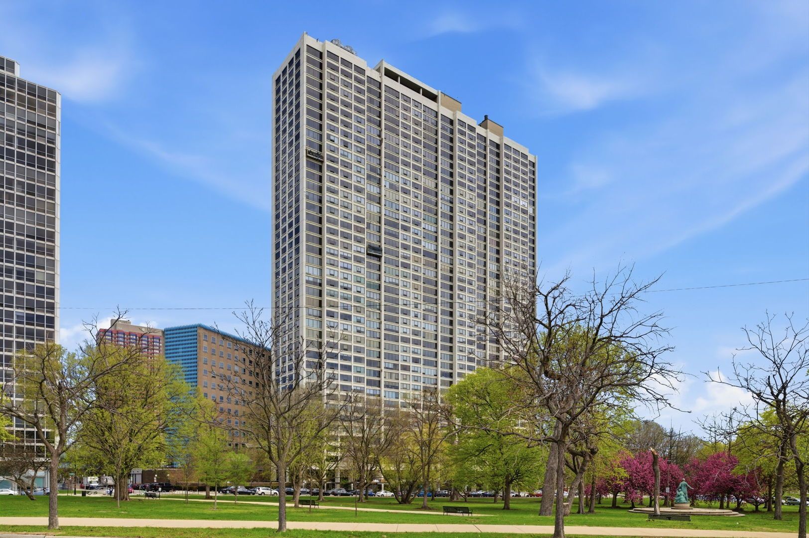 2800 N Lake Shore Drive #715 — Chicago, IL 60657