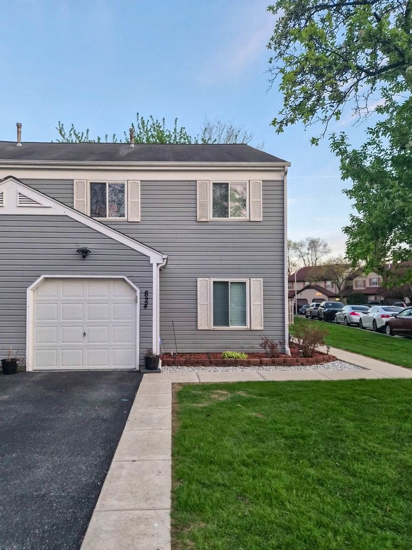 824 Minnesota Circle, Carol Stream, IL 60188