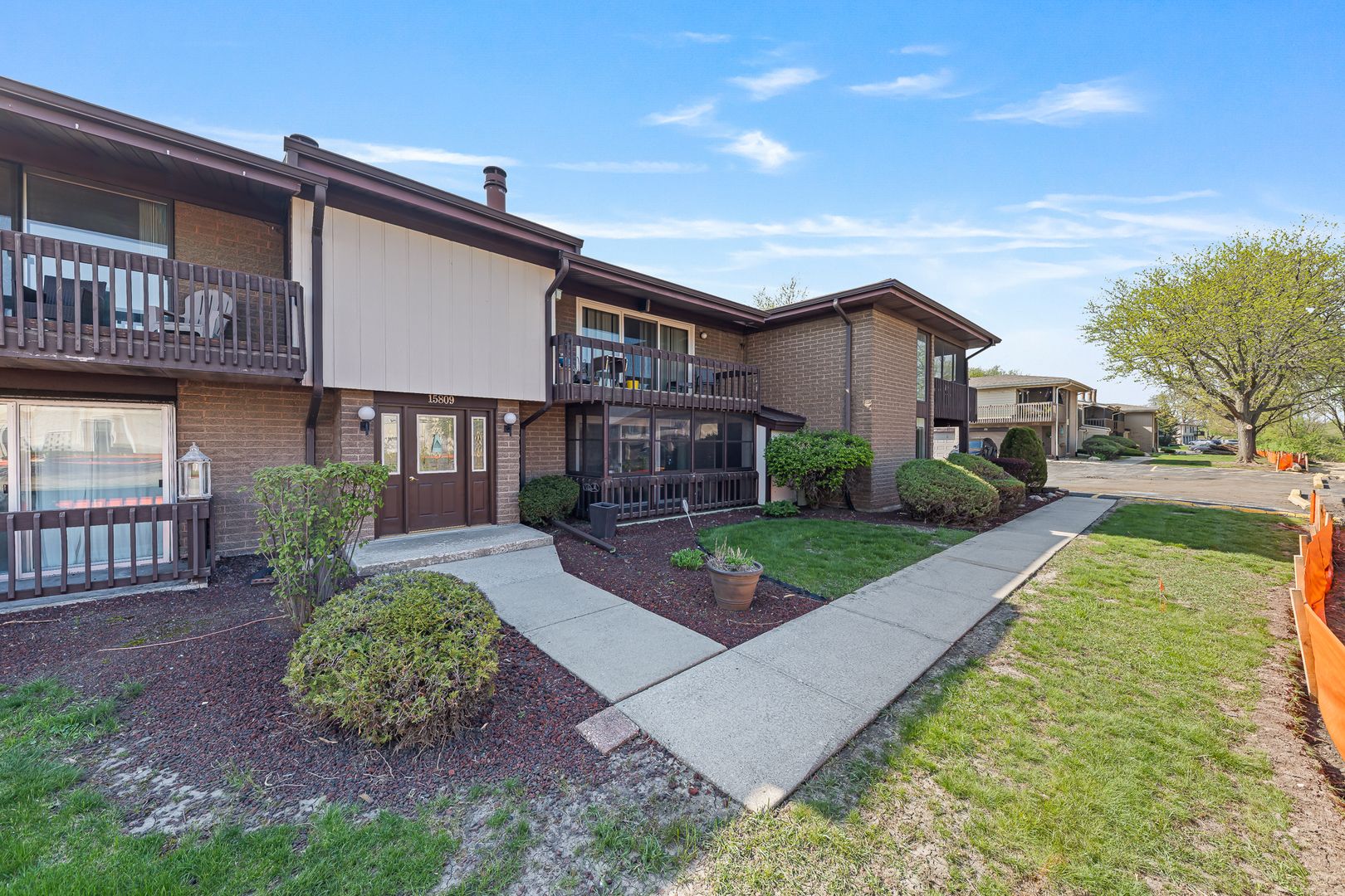 15809 Orlan Brook Drive #41 — Orland Park, IL 60462