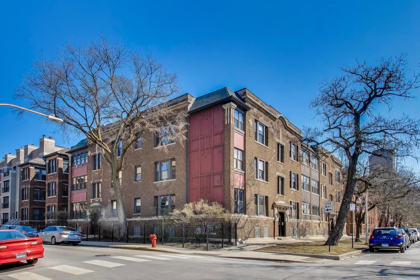 918 W WAVELAND Avenue #2E — Chicago, IL 60613