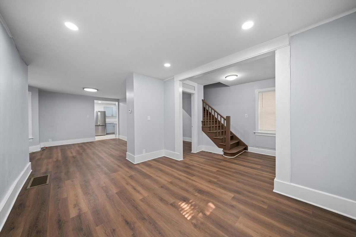 15612 LOOMIS Avenue, Harvey, IL 60426