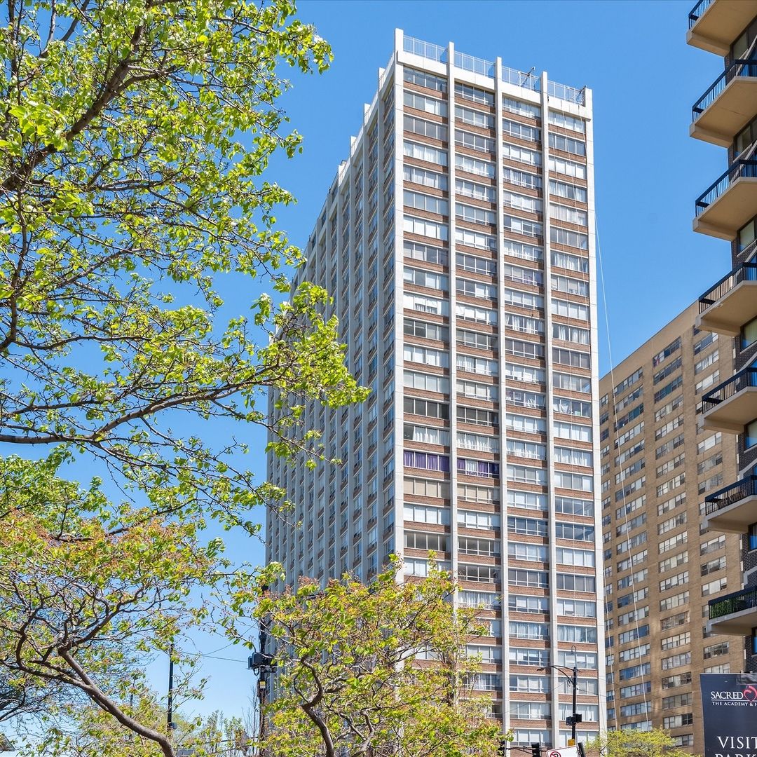 6171 Sheridan Road, Chicago, IL 60660