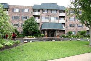 700 PERRIE Drive #201 — Elk Grove Village, IL 60007