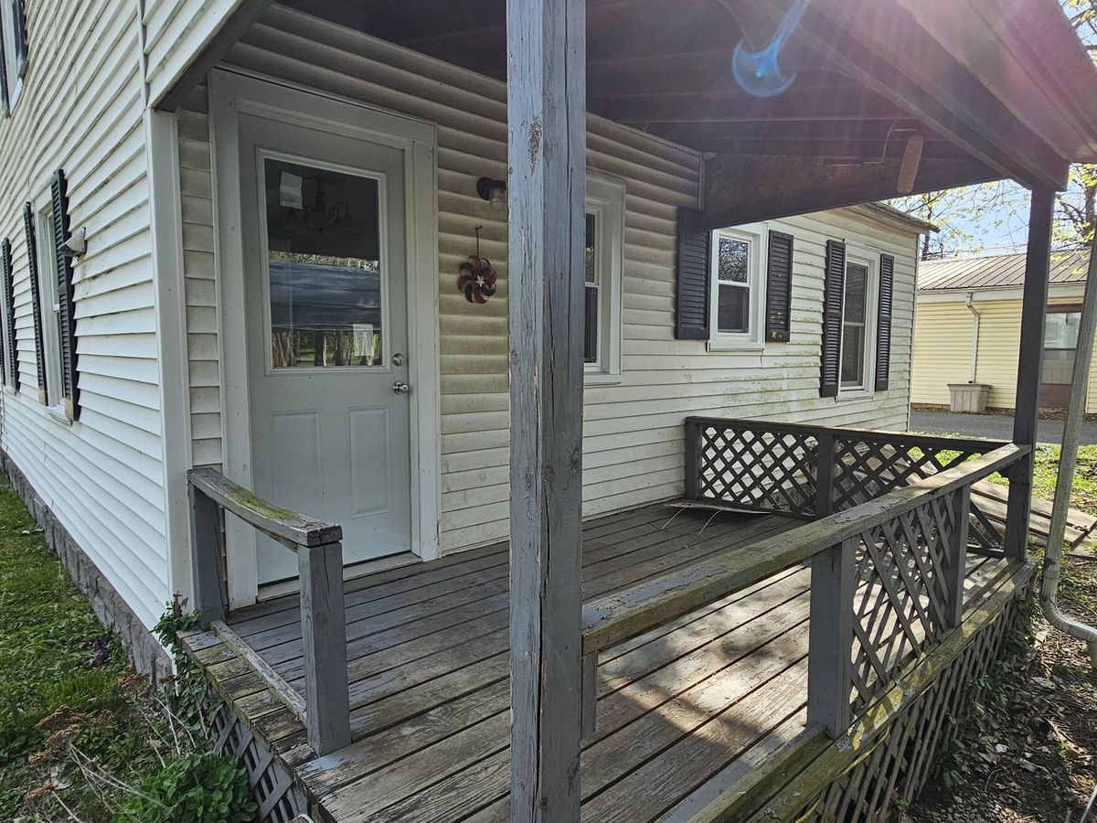 415 E Johnson Street, Fairfield, IL 62837