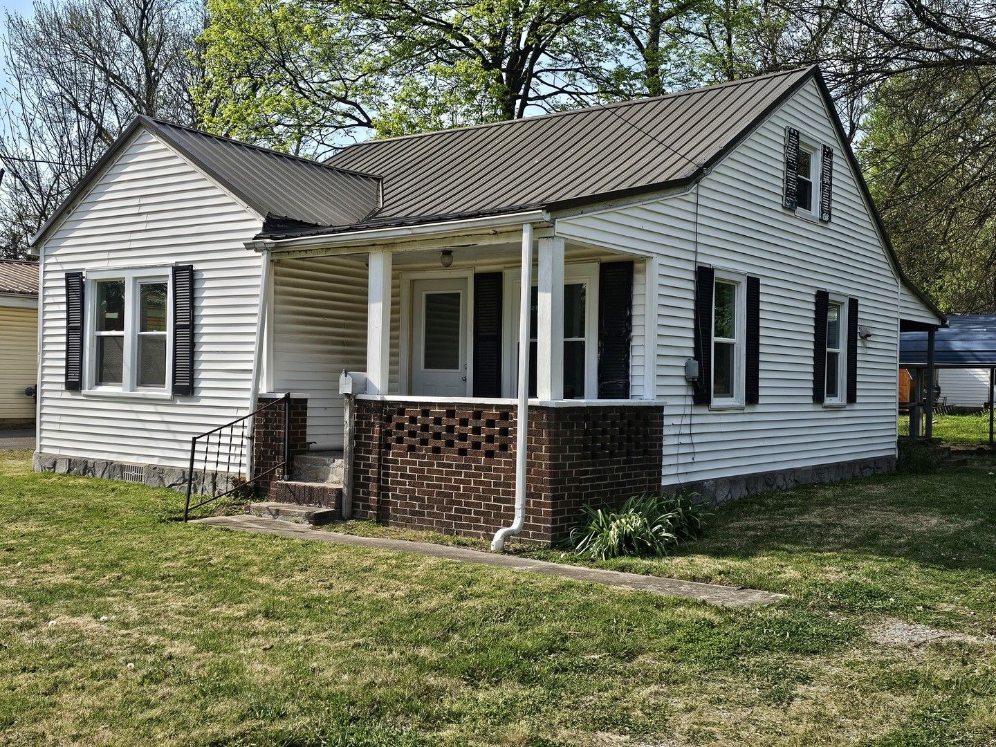 415 E Johnson Street — Fairfield, IL 62837